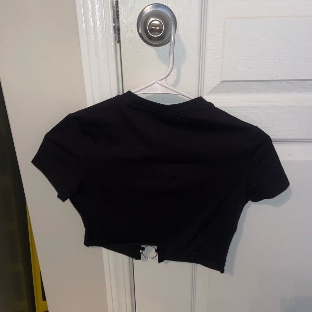 crop top - Picture 3 of 3